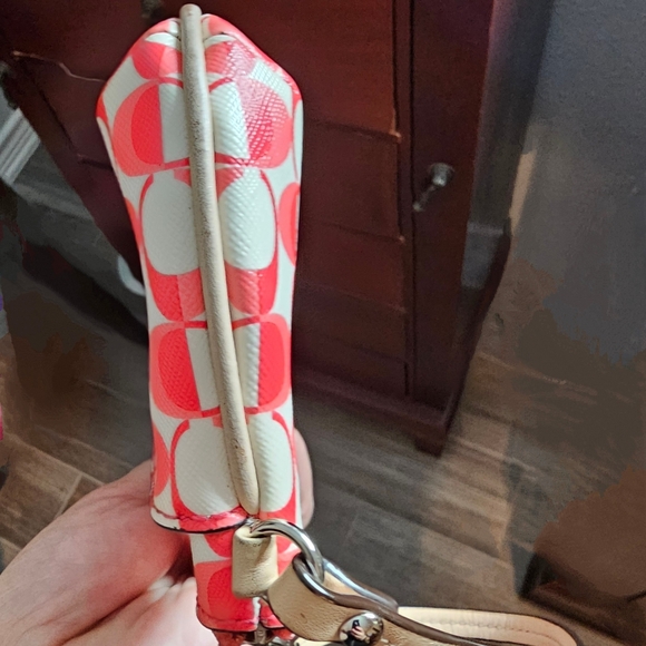 Coach Peyton Dream C Wristlet Leather Pomegranate F50590 EUC - Picture 8 of 13